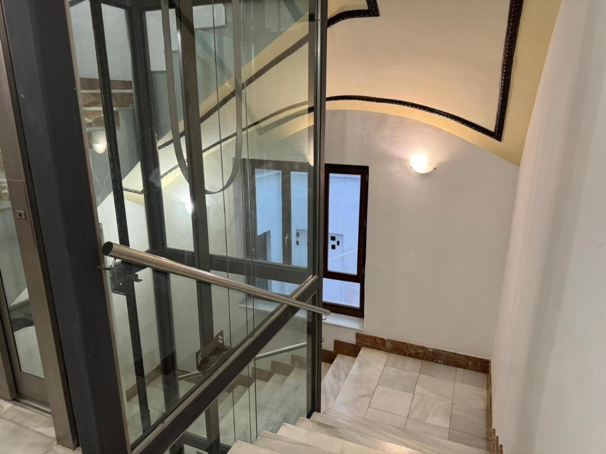 Mr Apartamentos Kordoba Bagian luar foto