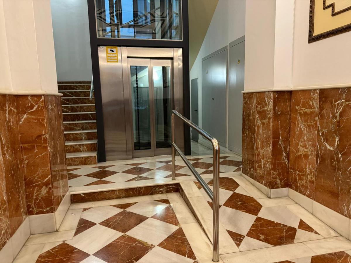 Mr Apartamentos Kordoba Bagian luar foto